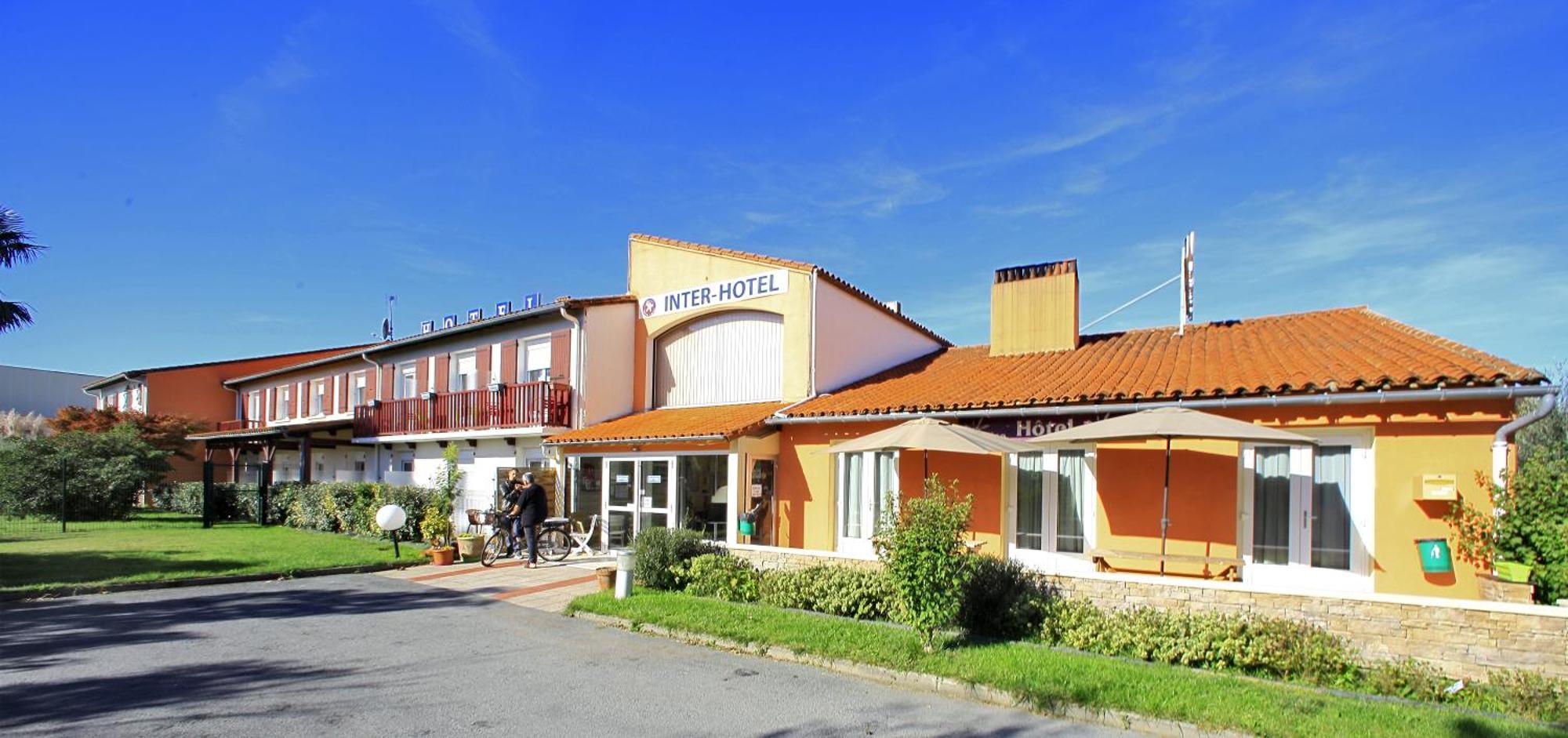 Contact Hotel O'Nice Saintes Exterior photo