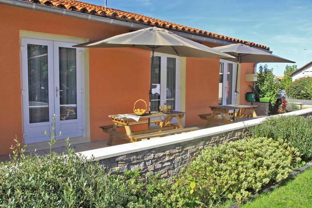 Contact Hotel O'Nice Saintes Exterior photo